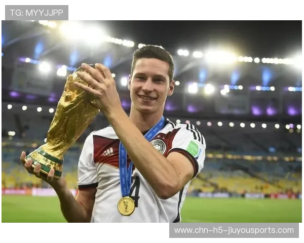 16岁德国天才后腰横空出世，转会要价2000万欧，6大欧洲豪强疯抢，德国前腰球员